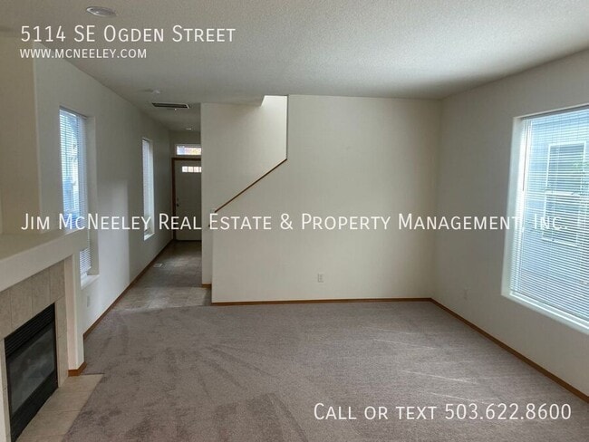 5114 SE Ogden St in Portland, OR - Foto de edificio - Building Photo