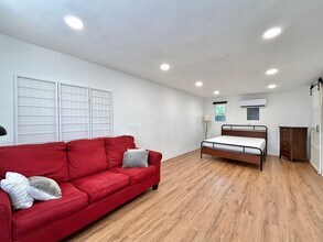 2309 Devonshire Dr in Austin, TX - Building Photo - Building Photo