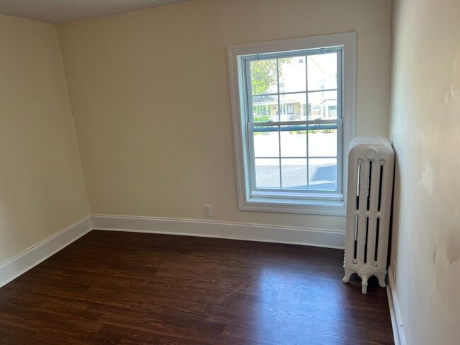 1143 E Main St, Unit #1