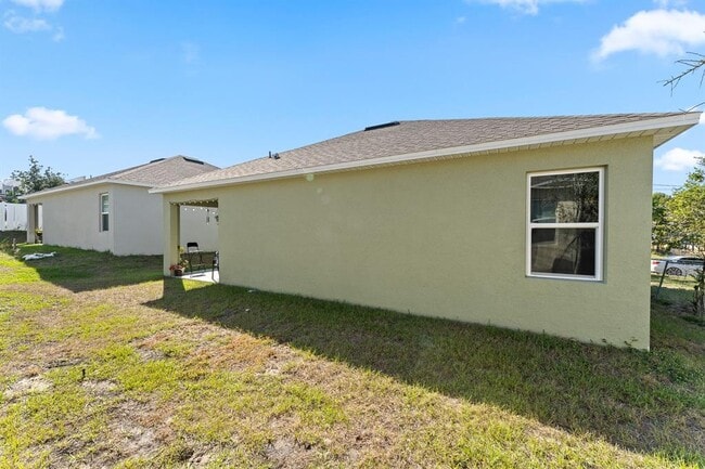 242 E Main St in Haines City, FL - Building Photo - Building Photo