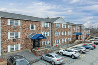 Central Village South in Leominster, MA - Foto de edificio - Building Photo