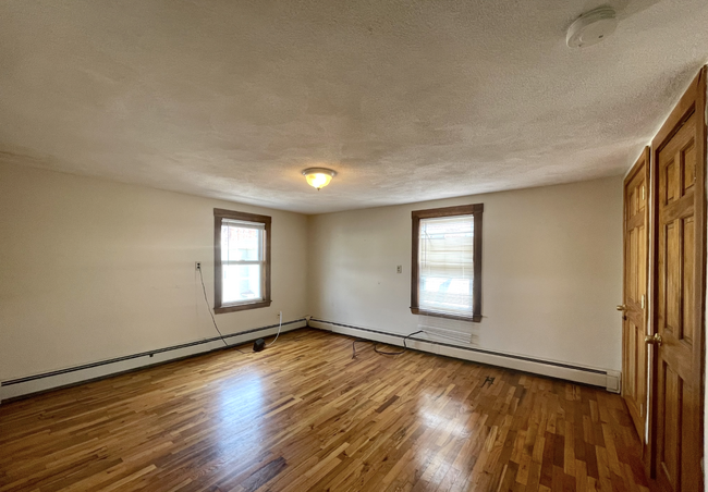 585 Somerville Ave, Unit A1 in Somerville, MA - Building Photo - Building Photo