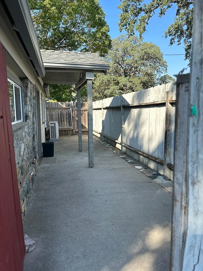 1254 Live Oak Ln in Auburn, CA - Building Photo - Building Photo