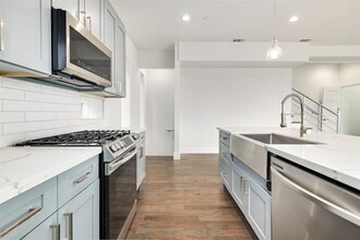 2006 N Fitzhugh Ave in Dallas, TX - Building Photo - Building Photo