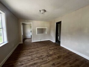 8606 Prairie View Dr in Houston, TX - Building Photo - Building Photo