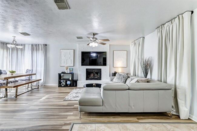 property at 92 N Deerfoot Cir