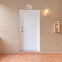 5698 W 25th Ct in Hialeah, FL - Building Photo - Building Photo