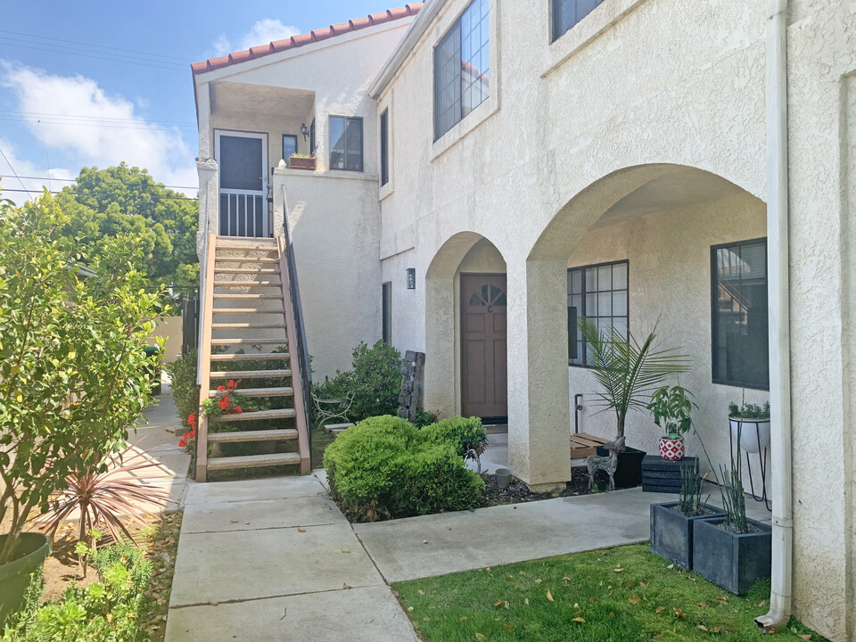 336 Cabrillo St in Costa Mesa, CA - Building Photo