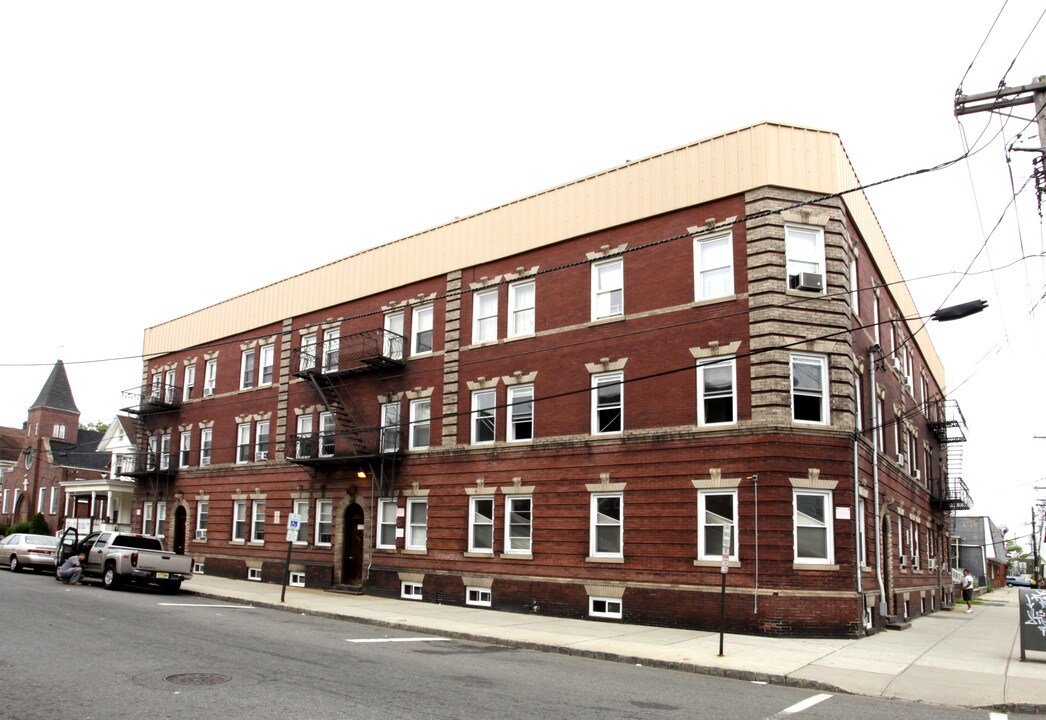 203-205 Market St in Perth Amboy, NJ - Building Photo