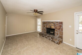 720 Country View Terrace in Center Point, AL - Foto de edificio - Building Photo
