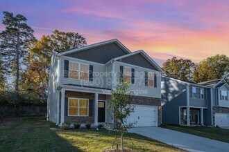 142 Rustling Waters Dr in Mooresville, NC - Building Photo - Building Photo