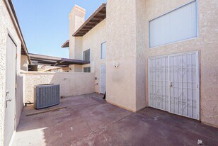 2155 S 14th Ave in Yuma, AZ - Building Photo