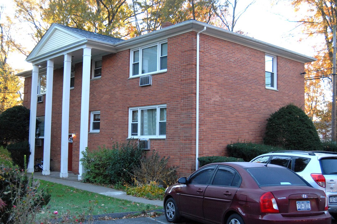 Courtland Garden Apartments in Pearl River, NY - Building Photo