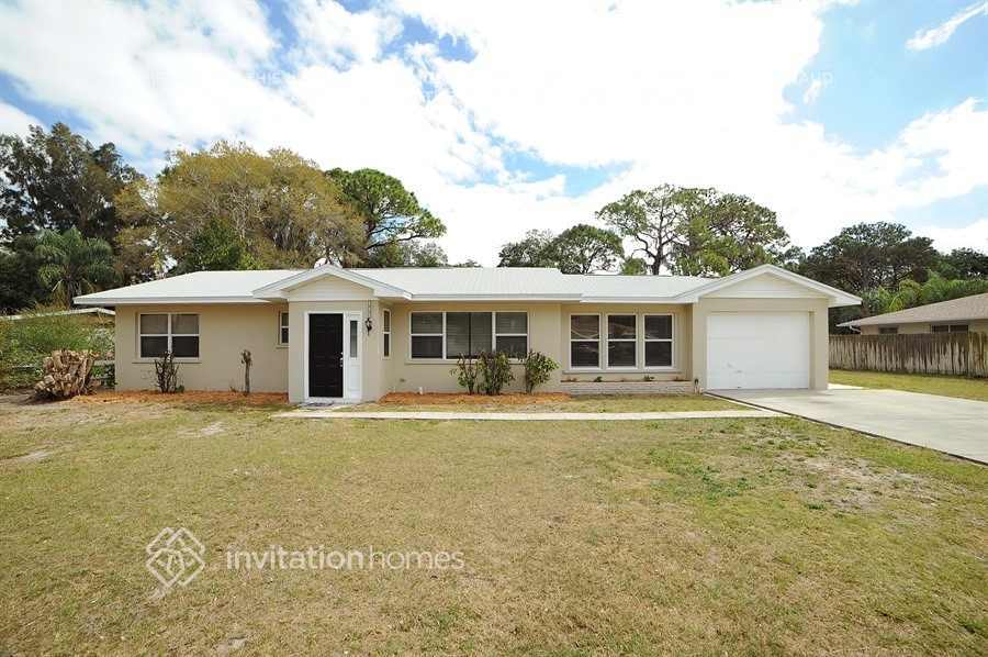 350 McArthur Ave in Sarasota, FL - Foto de edificio