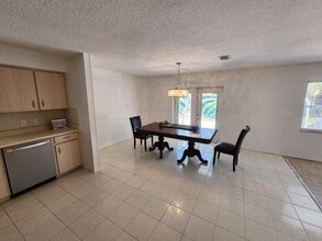 798 11th Ave in New Smyrna Beach, FL - Building Photo - Building Photo