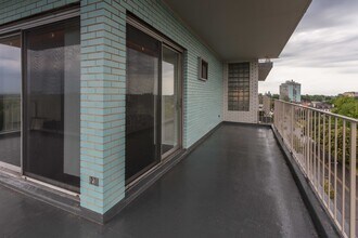 1217 The Delaware in Buffalo, NY - Foto de edificio - Building Photo