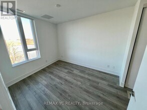 3100 Keele St in Toronto, ON - Building Photo - Building Photo