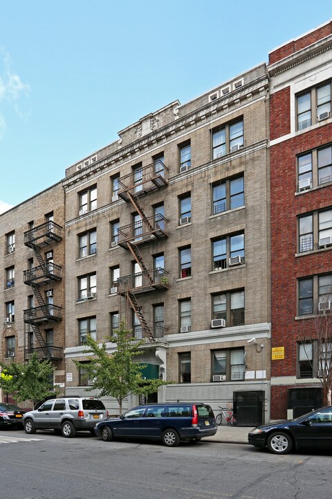 72-74 Vermilyea Ave in New York, NY - Building Photo