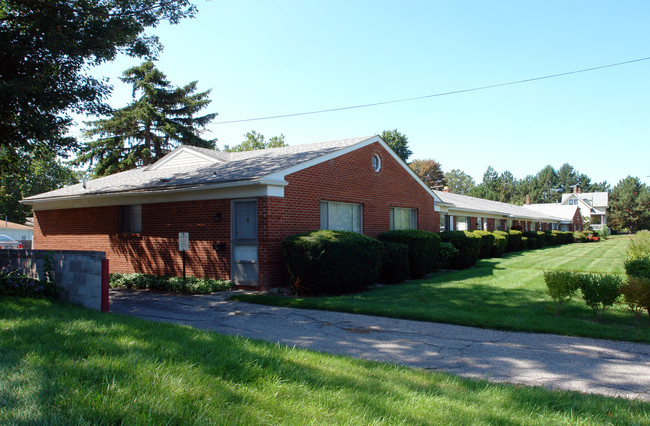 Tek Manor Apartments in Warren, MI - Foto de edificio - Building Photo