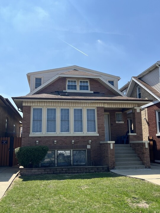 4731 W Parker Ave in Chicago, IL - Building Photo