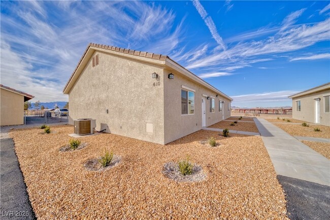 610 San Lorenzo St, Unit 4 in Pahrump, NV - Building Photo - Building Photo