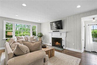 80 Ridgewood Ave in Stamford, CT - Building Photo - Building Photo