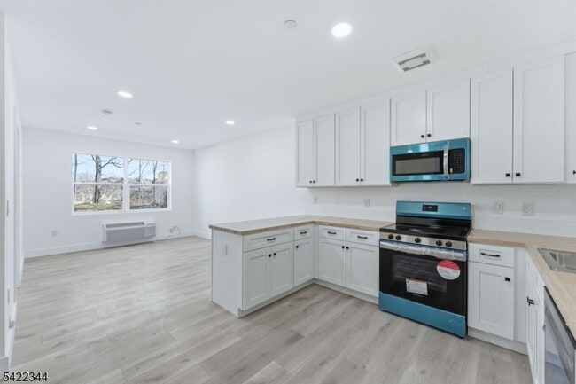 property at 95 Shepherds Ln