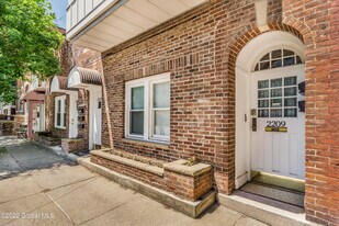 2209 15th St in Troy, NY - Building Photo