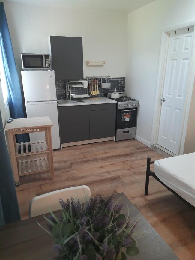 property at 709 NE 2nd Ct