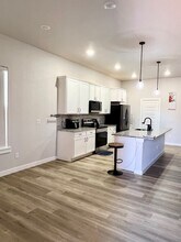 301 Panhandle Dr in Odessa, TX - Building Photo - Building Photo