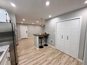 328 E Livingston St, Unit 328 in Howell, MI - Foto de edificio - Building Photo