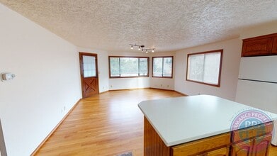 12208 SW Morning Hill Dr in Portland, OR - Building Photo - Building Photo