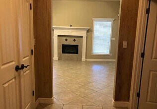 118 S 9th St in Nederland, TX - Building Photo - Building Photo