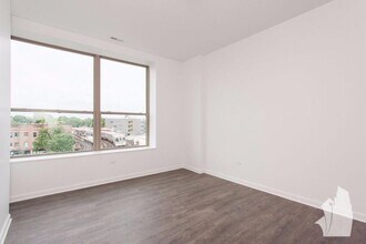 927 W Dakin St, Unit 2 in Chicago, IL - Building Photo - Building Photo