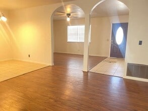 2305 Sandy St in Springdale, AR - Building Photo - Building Photo