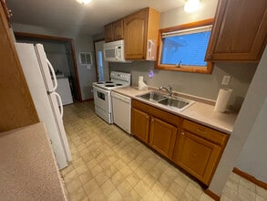 146 Harriet St in Throop, PA - Foto de edificio - Building Photo