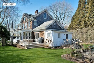 35 Meeting House Ln in Amagansett, NY - Building Photo