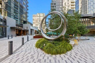 889 103rd Ave NE in Bellevue, WA - Building Photo - Building Photo