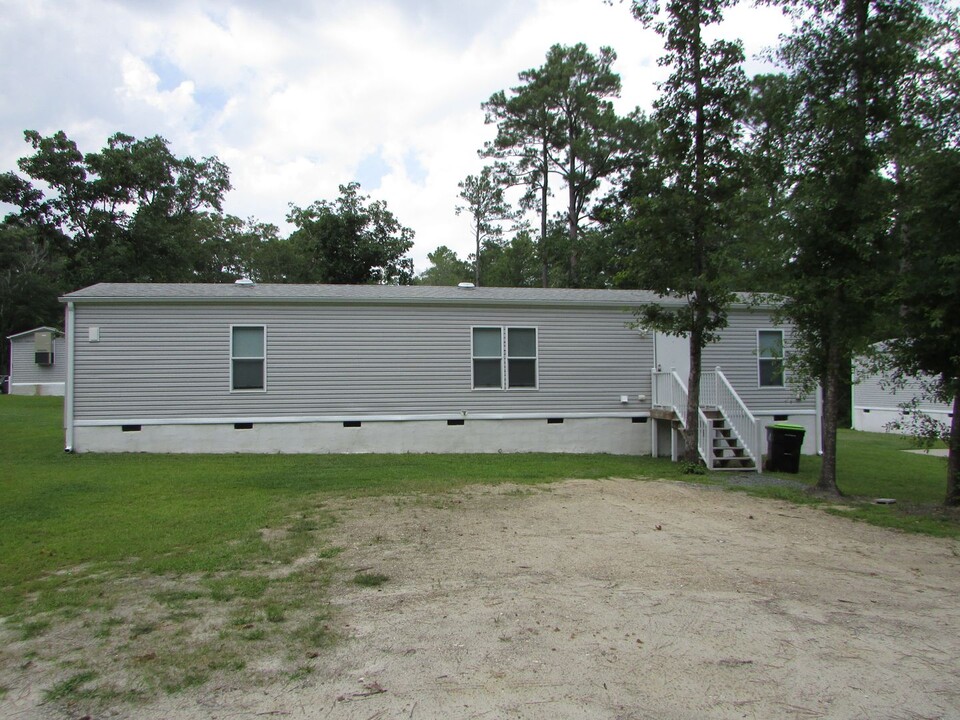 1030 Alandale Pl SE in Bolivia, NC - Foto de edificio