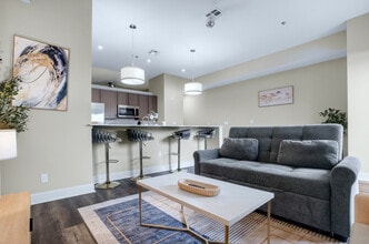 110 N Boston Ave in Tulsa, OK - Foto de edificio - Building Photo