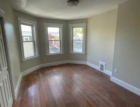 240 Allston St, Unit 3 in Cambridge, MA - Building Photo - Building Photo