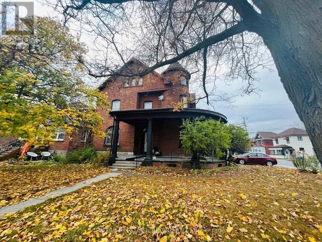 80 Bridge St W in Belleville, ON - Building Photo - Building Photo