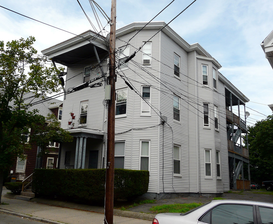 56 Estes St in Lynn, MA - Building Photo