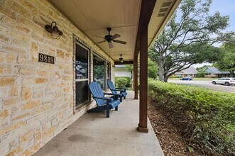 9819 Edgecove Dr in Dallas, TX - Building Photo - Building Photo