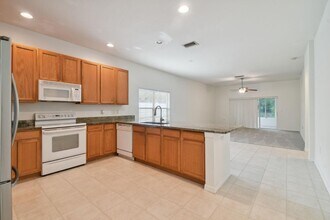 9619 Cypress Harbor Dr in Gibsonton, FL - Building Photo - Building Photo