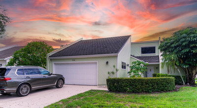 17031 Traverse Cir in Jupiter, FL - Building Photo - Building Photo