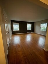 2659 Taylorsville Rd, Unit 3 in Louisville, KY - Foto de edificio - Building Photo