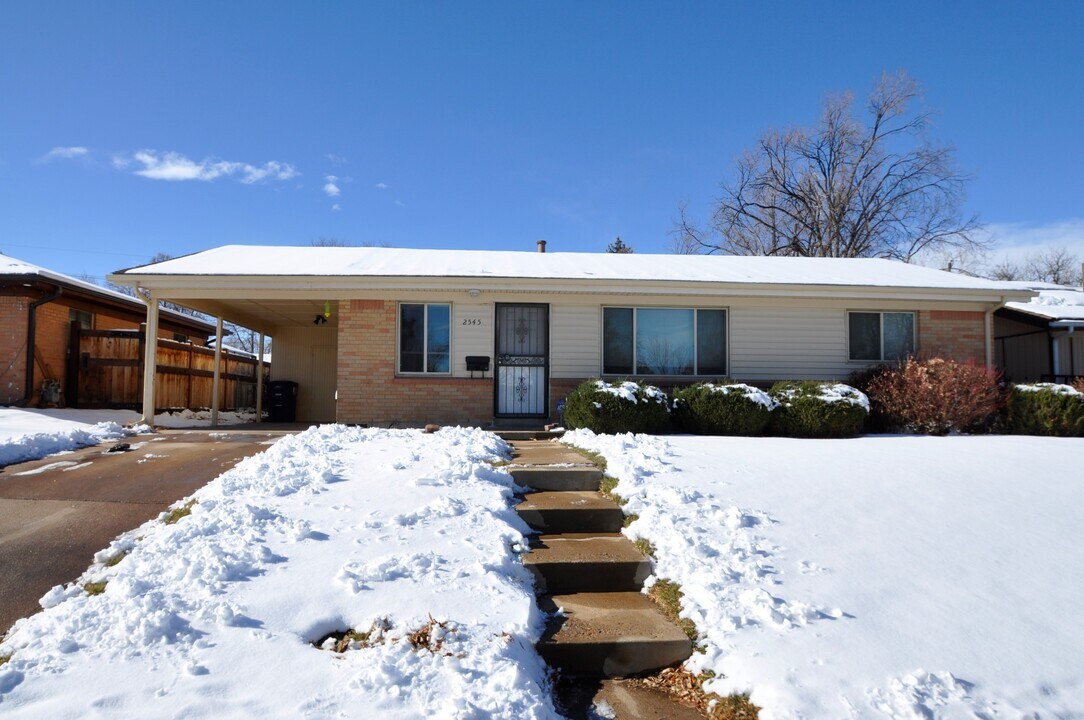 2545 S Patton Ct in Denver, CO - Building Photo