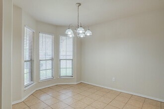 6921 95th St in Lubbock, TX - Building Photo - Building Photo
