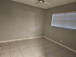 1005 Country Club Dr in Margate, FL - Building Photo - Building Photo